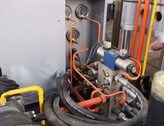 630 Tonnen/800 Tonnen/1000 Tonnen Metallstanz-Tiefzieh-Hydraulikpressmaschine für Türverkleidung/Kochgeschirr/Küchenspüle/Wassertank/Metallfliesen/Schubkarre mit CE&SGS